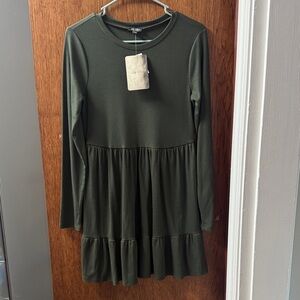 NWT Lily Rose Green Long Sleeve Tiered Dress